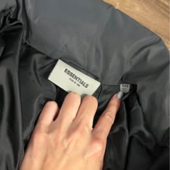 Essentials Fear of God grey black 3M reflective nylon puffer jacket XXS - Picture 6 of 8